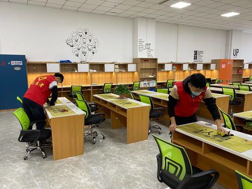 济宁职业技术学院电子信息工程系联想班开展志愿服务活动，为城市书屋提供信息技术咨询服务